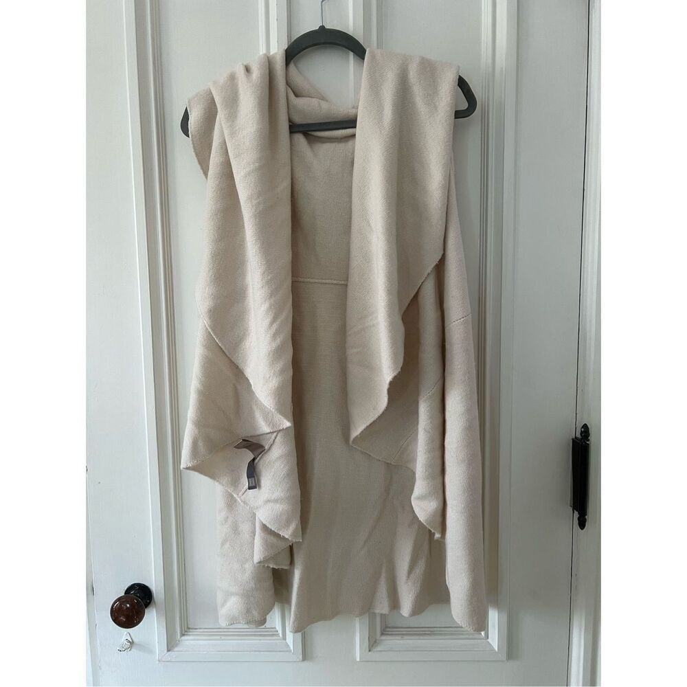 Look cream sweater vest with hood OS